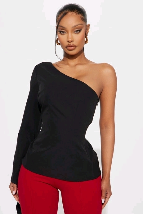 New Size Medium FASHION NOVA Ultra Goddess One Shoulder Top &bull; Black