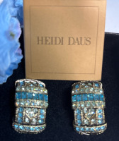 New HEIDI DAUS Swarovski Blue Crystal Earrings Signed