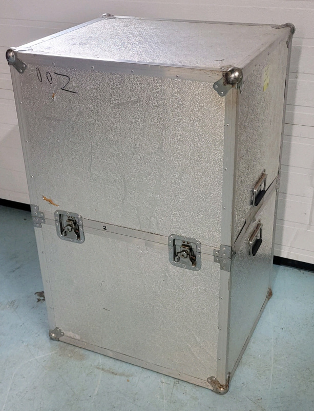 26.5"&times;41"&times;22" Aluminum Storage Box with Padding Inside & Handles