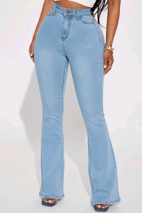 New - Size 16 FashionNova Deep In My Soul Flare Jeans , Light Blue Wash