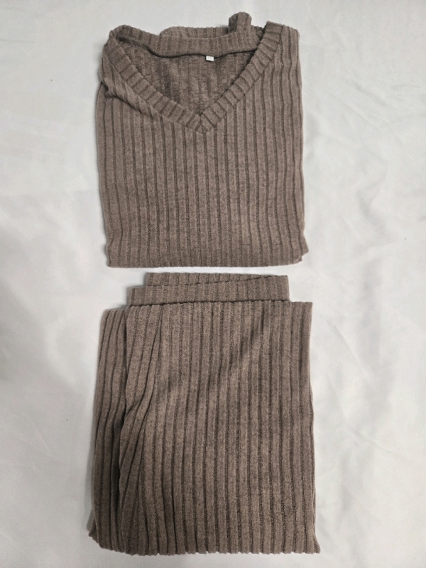 New | Wool Like Pant & Long Sleeve Shirt Set Womens Size: XL