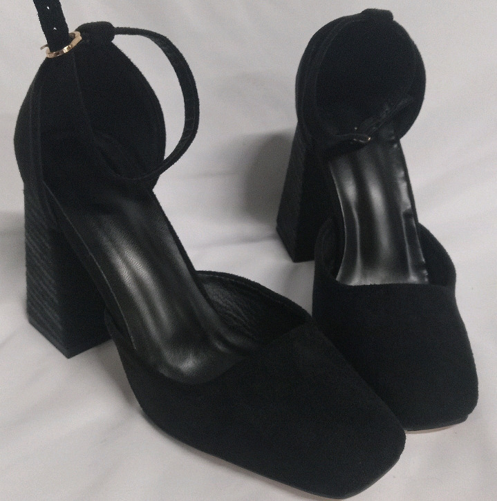 New | Women's Size 5 | Black Buckle up 4" Chunky Heel