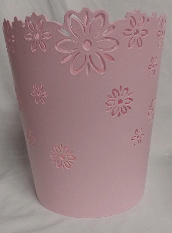 New | Cute Small Pink Garbage Bit w/ Flower Theme | Measures 8 x 10"