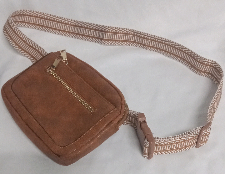 New | Women's Cross Body Bag w/ Clippable Strap