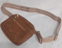 New | Women's Cross Body Bag w/ Clippable Strap
