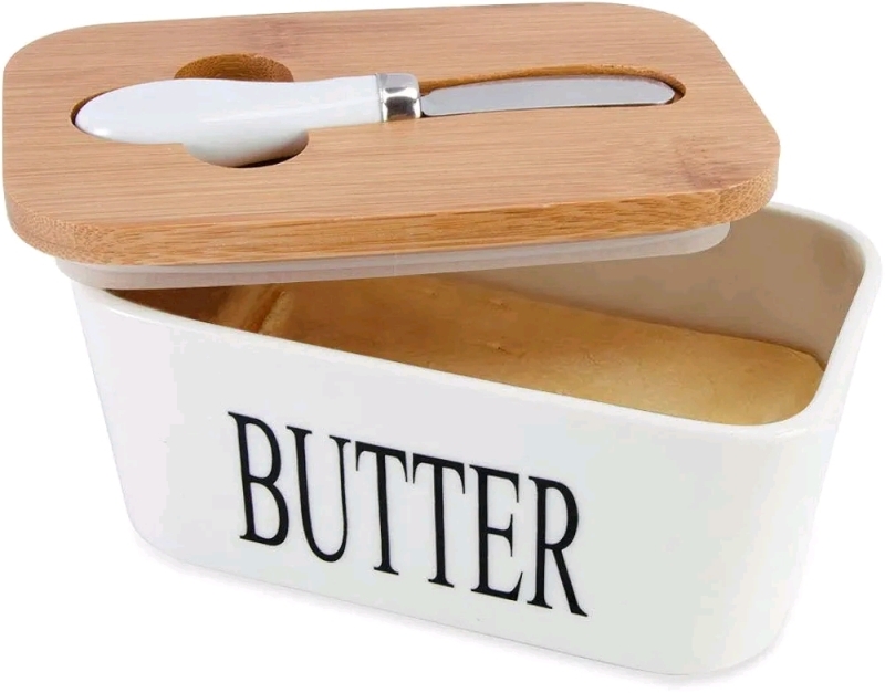 SZUAH Porcelain Butter Dish with Lid and Knife (500ml), Large Butter Keeper Container Butter Dishes with Covers for Countertop High Quality Silicone Sealing, Dishwasher Safe