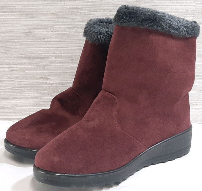 New Pair of Red Women's Ankle Snow Boots, Size 12