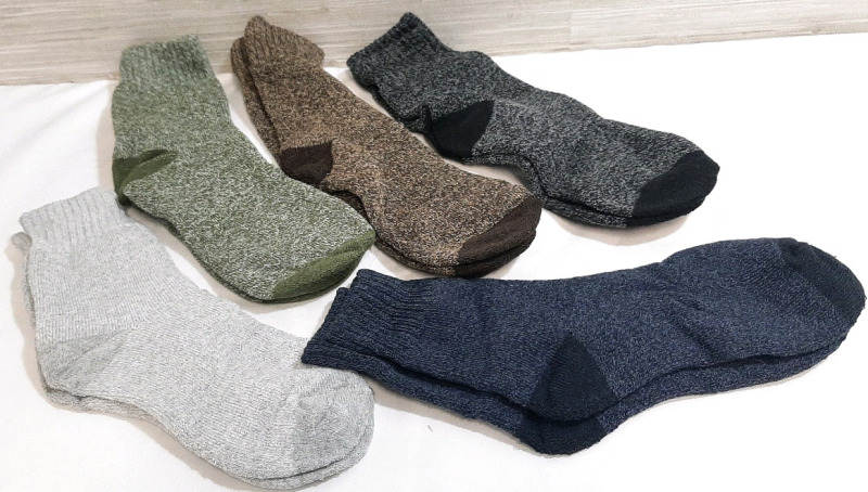 5 New Pairs of Wool Socks, Gray, Green, Blue, Black