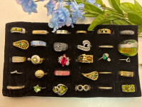 30 Rings On Black Display Various Sizes & Styles