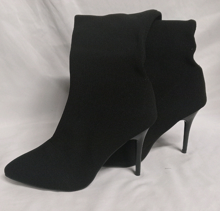 New | Women's Size 7 | Thigh High Black Boots w/ 4" Heel