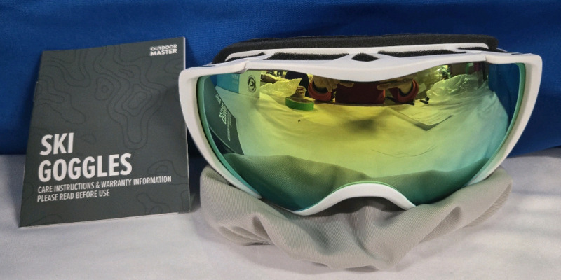 New | Outdoor Master Ski Goggles W/ Dual Layer Lens