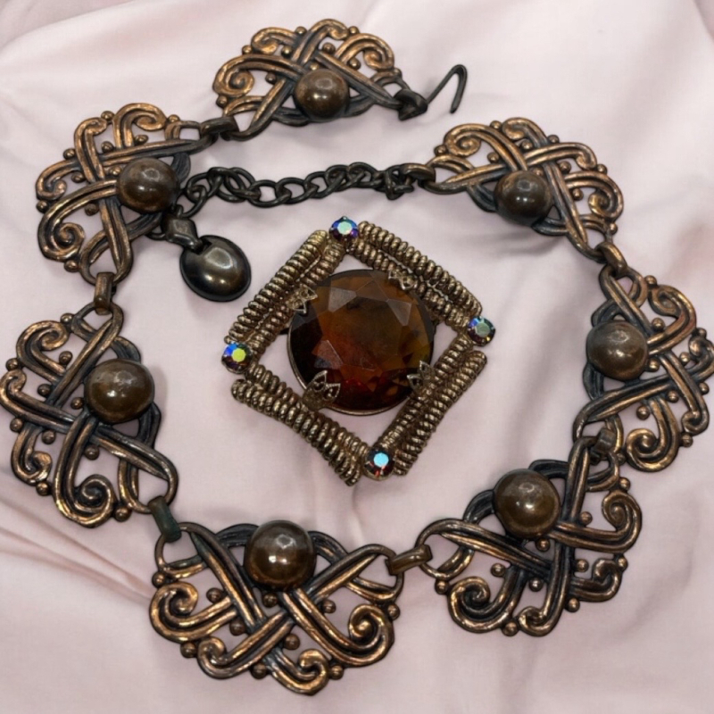 Vintage Mesh Faceted Topaz Glass W / Blue AB rhinestones Celtic Panel Necklace