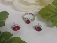New | Women's Asjustable Ring w/ Matching Earrings
