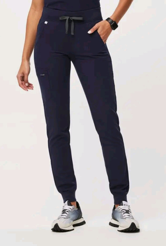 New sz Medium Petite FIGS High Waisted Zamora Scrub Pants Retails For $68