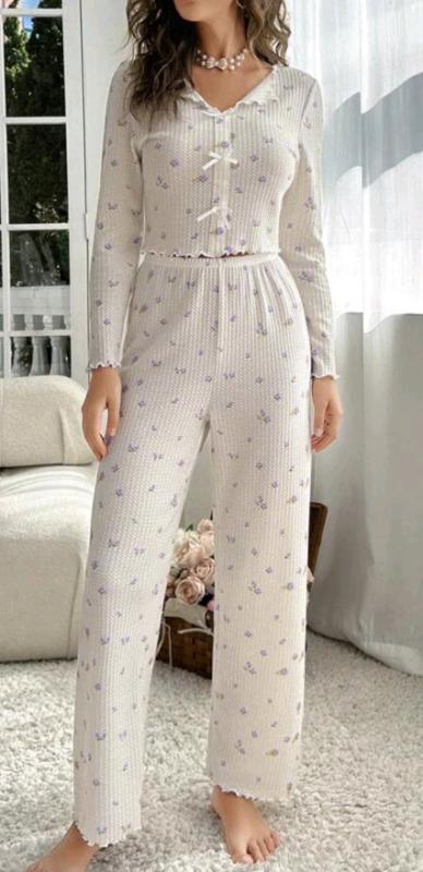 New sz Large Women's Pajama Pant Set Floral Pattern