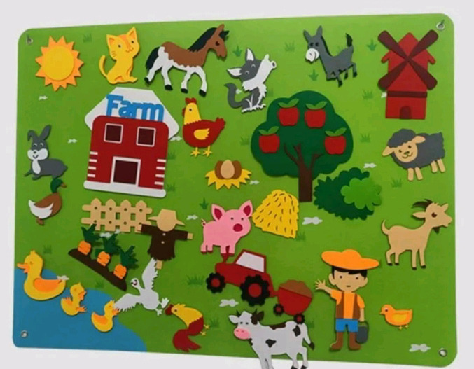 New | Felt Playmat W/ Stick On Farm Animals & Buildings { 30+ Pcs }