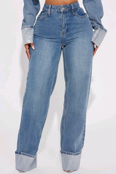 New sz 9 Women's Influential Sparkle Baggy Straight Leg Jeans by Fashion Nova - Medium Wash Retails for $60