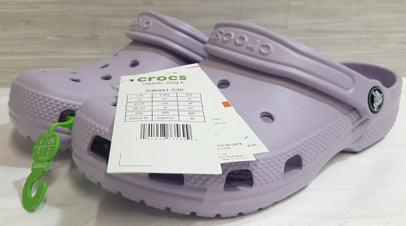 New Pair of Classic Clog K Crocs Size j4, Purple