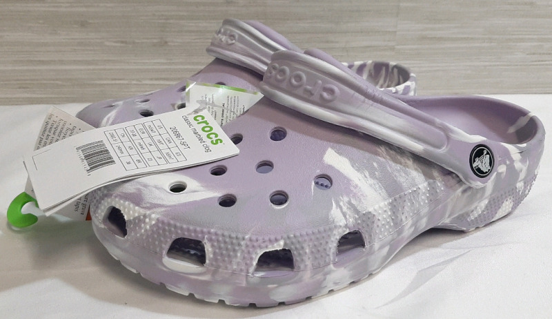 New Pair of Classic Marbled Clog Crocs Size m5/w7, Purple and White