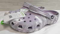 New Pair of Classic Marbled Clog Crocs Size m5/w7, Purple and White