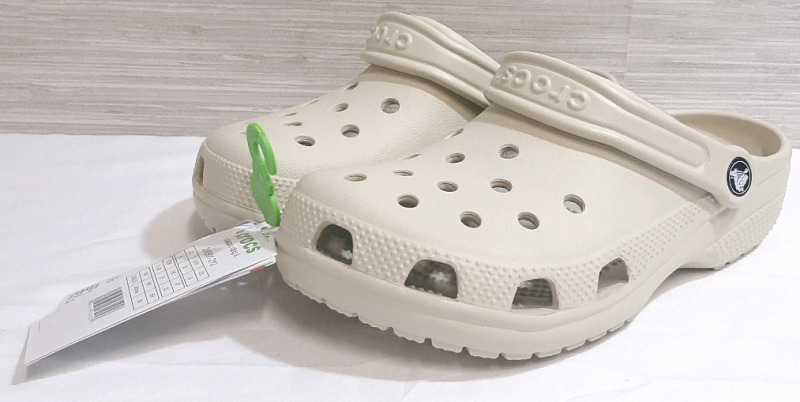 Nww Pair of Classic Clog K Crocs, Size j5
