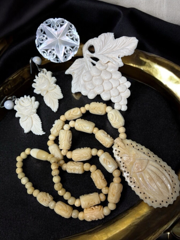 Celluloid Brooch Natural Material Carved Necklace & Pierced Earrings Bethlehem MOP Brooch