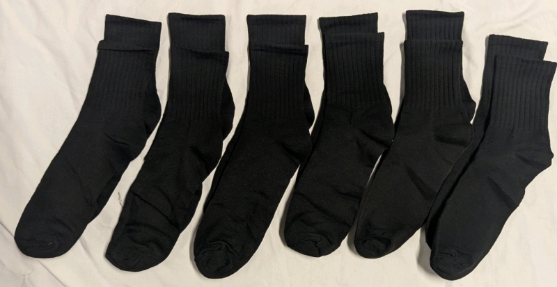 6 New Pairs of Black Socks Size EU39-42 - Heel to Toe Measures 8.5"