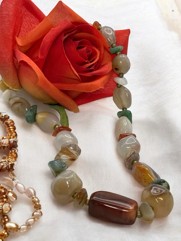 Fantastic Vintage Agate Necklace Moonglow Oranges Free Form Light Bearing Stones