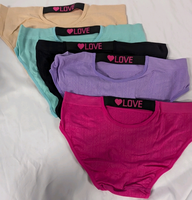 5 New XL Pairs Of Women's Underwear.