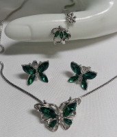 New | Jewelry Set | Chain Measures 18"