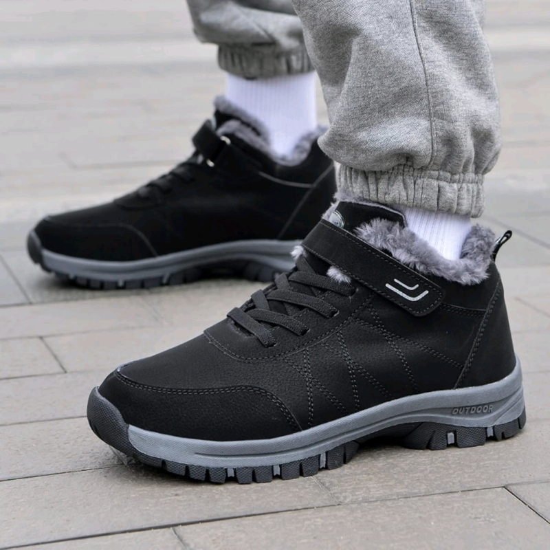 New Size 44 Men's Lined Lace-Up Winter Hiking Boots | Retails $50+