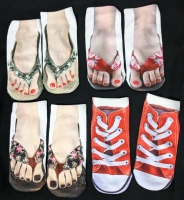 4 New Pairs O/S Funny Feet Short Socks | Each 7.5" Long Total