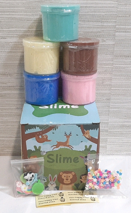 New Slime Tubs (5pcs), Plastic Stars, Pins & Stickers
