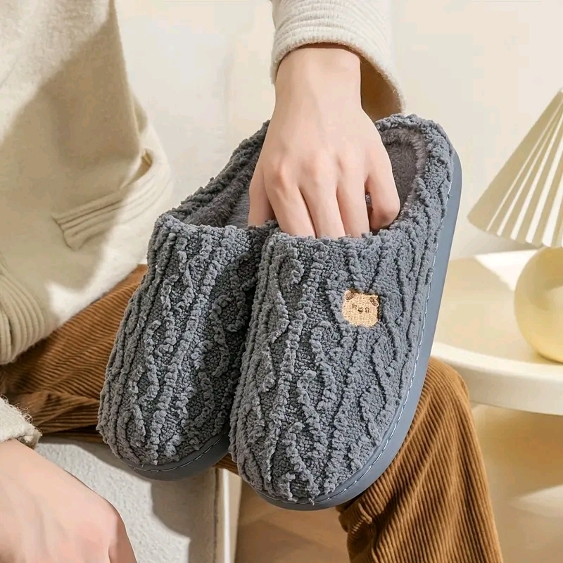 New sz 46-47 Men's Slippers - Teddy Bear