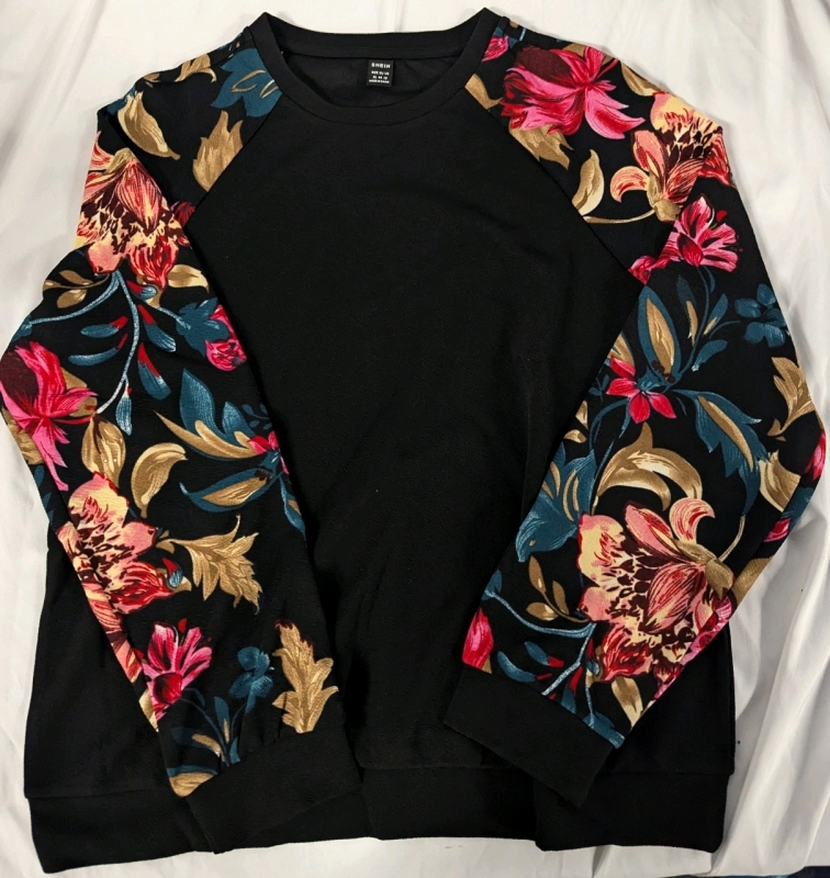 New XL Women's Long Sleeve Shirt.