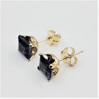 New |14KT Yellow Gold Natural Iolite Earring, Retail $400.00.