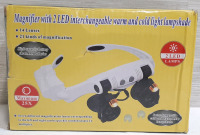 New Magnifier with 2 LED Interchangeable Warm and Cold Lampshades