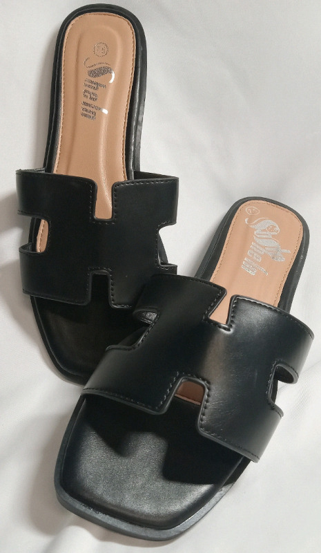 New | Size 7.5 Women's Faux Leather Sandals