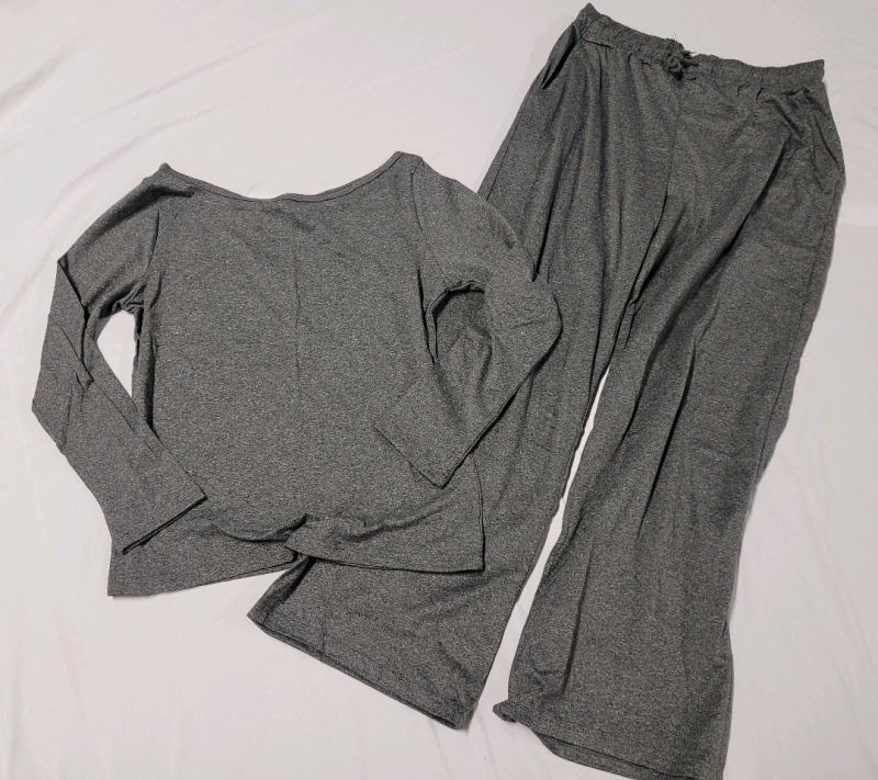 New - Sz. XL Women's 2pc. Grey Lazy Day / Pajama Set . Bottoms have Elastic Waist & Tie-Up String