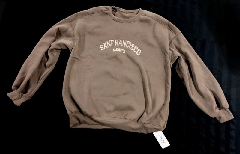 New Size XL Women's DAZY Embroidered "San Francisco Mission" Crewneck Sweater