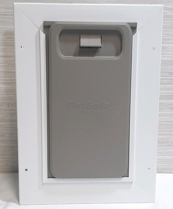 New Petsafe Pet Door, Doorway is 10" Tall, 5&frac12;" Wide