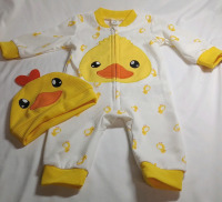 New | Size 3-4M Infants Suoer Cute Duckie Outfit w/ Hat & Footless Onsie