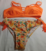 New | Size M Women's Floral Bikini Bathing Suit
