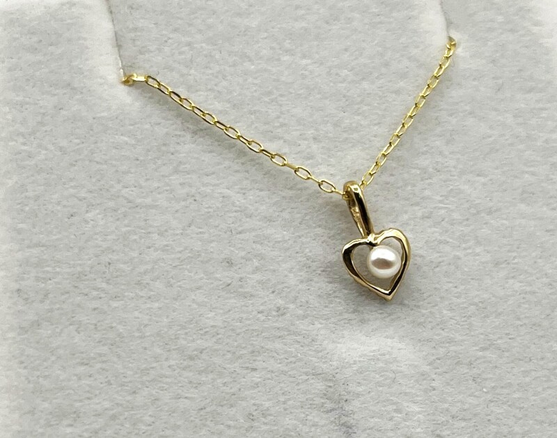 New | 14KT Yellow Gold Freshwater Pearl Heart Pendant With Gold Plated Sterling Silver Chain, Retail $350.00.