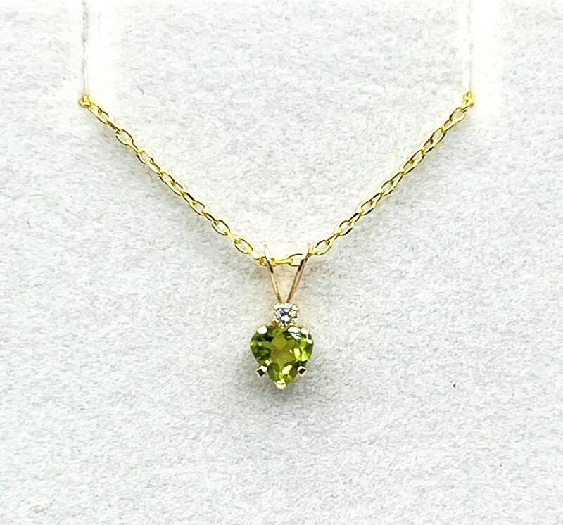 New | 10KT Yellow Gold Natural Peridot Pendant with Gold Plated Sterling Silver Chain, Retail $400.00. Peridot is the birthstone for August.