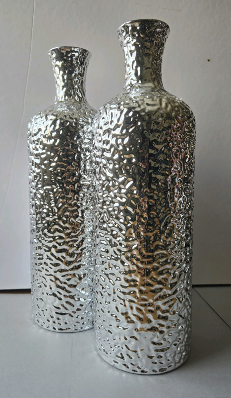 2 New | Beautiful Indoor Decorative Flower Vases : Silver Colured