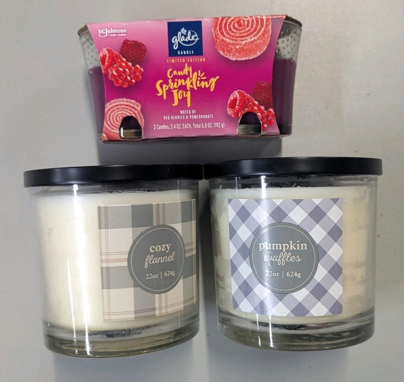 4 New: Candles of Different Smells and Sizes - 2x 624g Candles - Cozy Flannel, Pumpkin Waffles - 2x 192g - Red Berries and Pomegranate