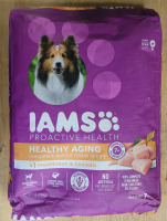 New - 11lb Bag IAMS Proactive Health Healthy Aging Dog Food , Chicken Flavor & Whole Grain Recipe . Best Before FEB 2 / 2025