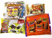 New Candy! Lifesavers Gummies/Twix/Snickers 25pc, Child's Play Tootsie Roll Favorites 474g, Palmer's Cups 283g & Reese's Halloween Jumbo Bag 408g