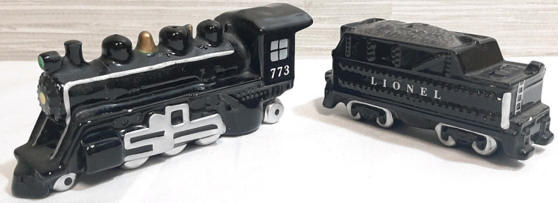 Lionel Enesco 773 Train Salt and Pepper Shakers Set with Stoppers Black Ceramic